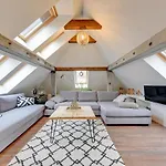 Grand Apartments - Wood Loft Apartment